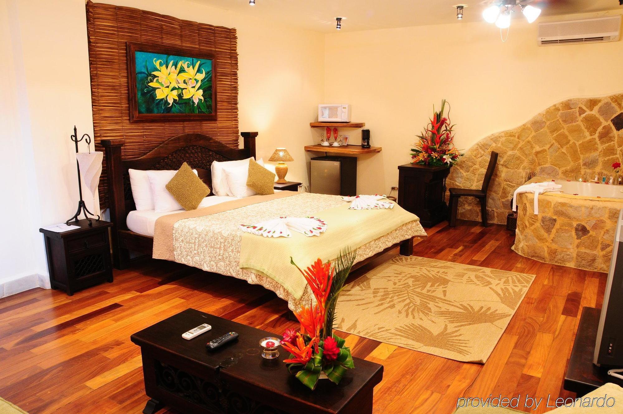 Issimo Suites Boutique Hotel & Spa - Adults Only Manuel Antonio Extérieur photo